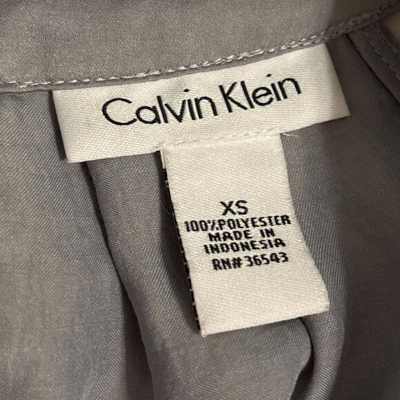 high neck tank top - Picture 3 of 3